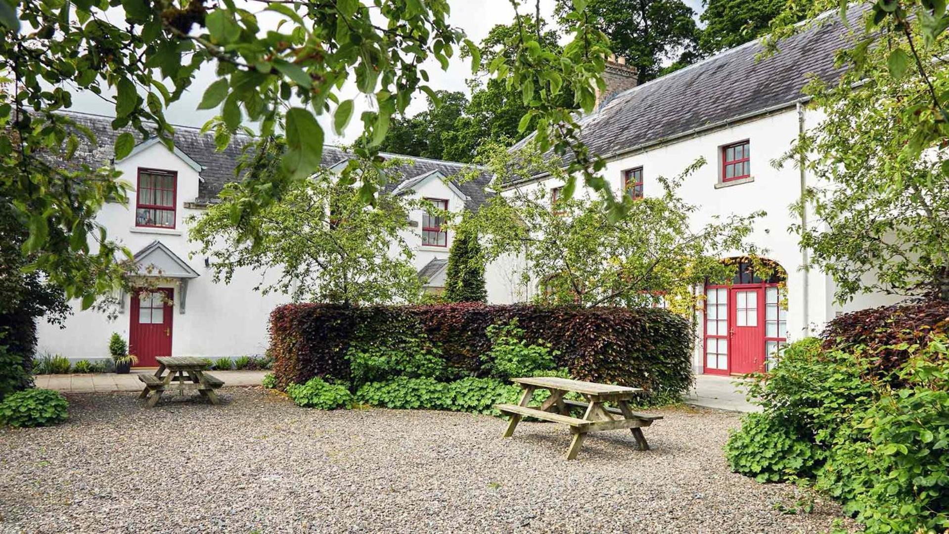 Old Stable Mews Castle Leslie Villa Glaslough ภายนอก รูปภาพ